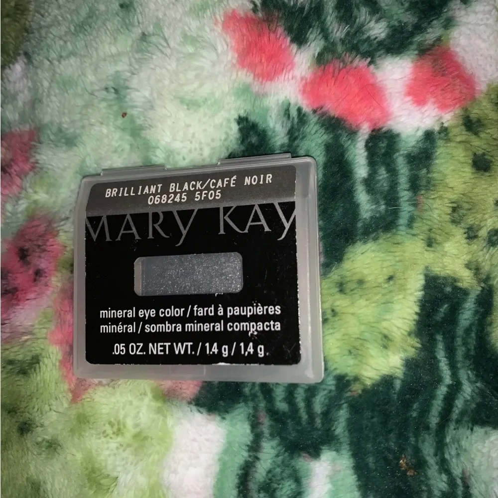 Mary Kay Mineral Eye Color/Shadow ~ Brilliant Black 068245 ~